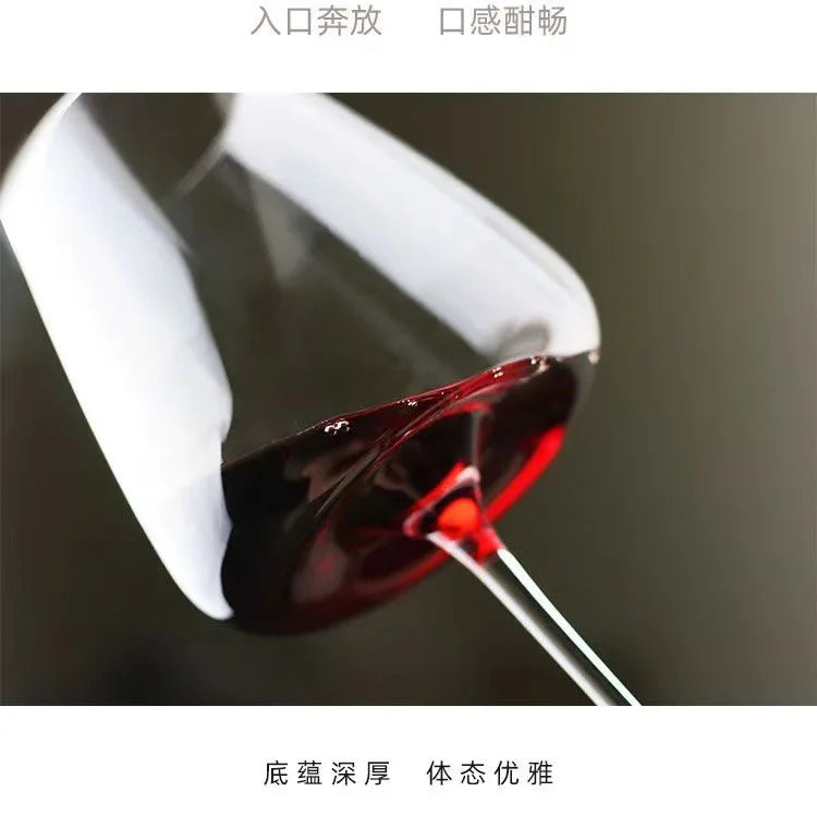 Simple light luxury transparent burgundy red wine glass