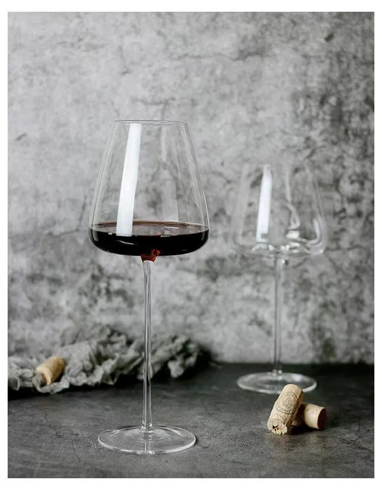 Simple light luxury transparent burgundy red wine glass