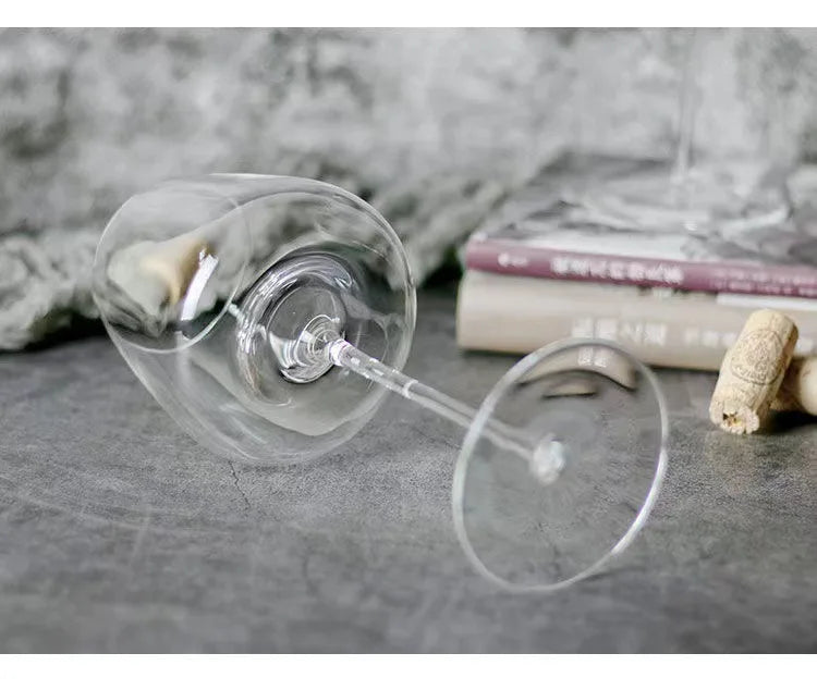 Simple light luxury transparent burgundy red wine glass