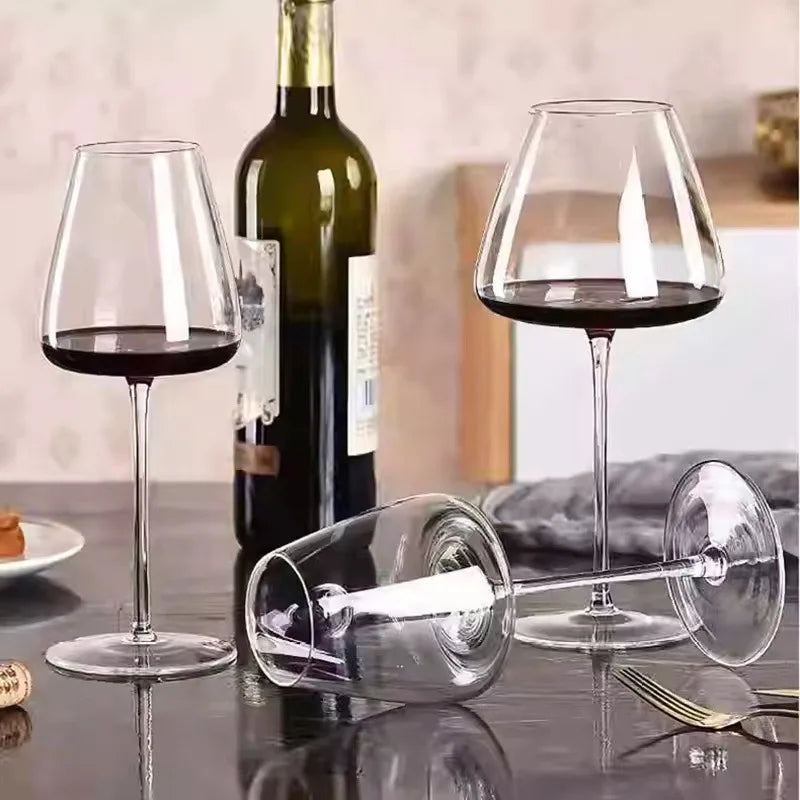 Simple light luxury transparent burgundy red wine glass