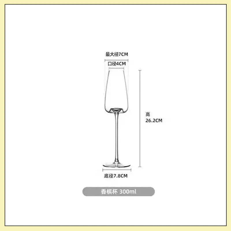 Simple light luxury transparent burgundy red wine glass