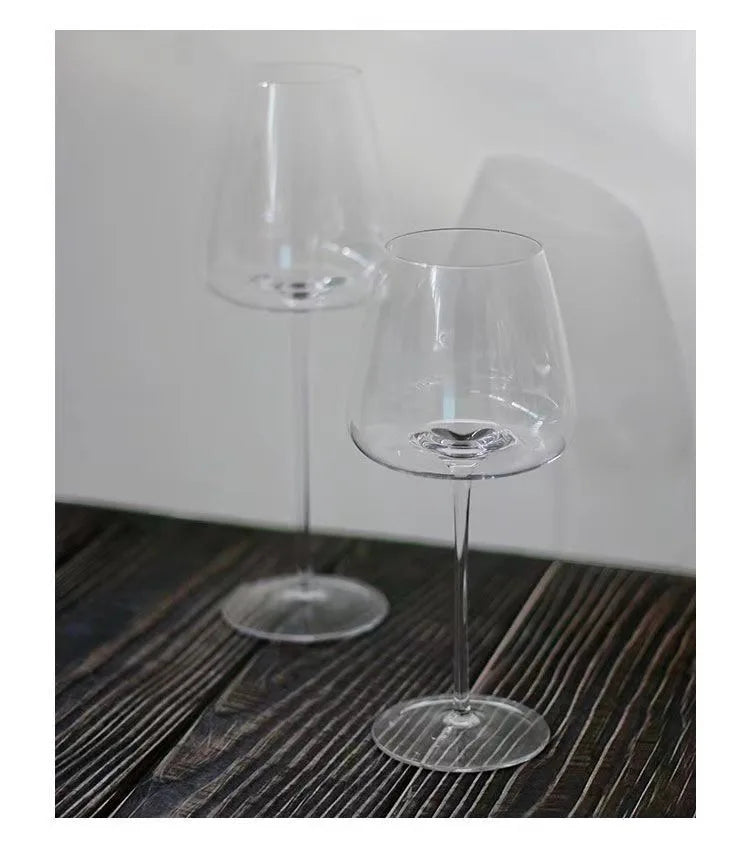 Simple light luxury transparent burgundy red wine glass