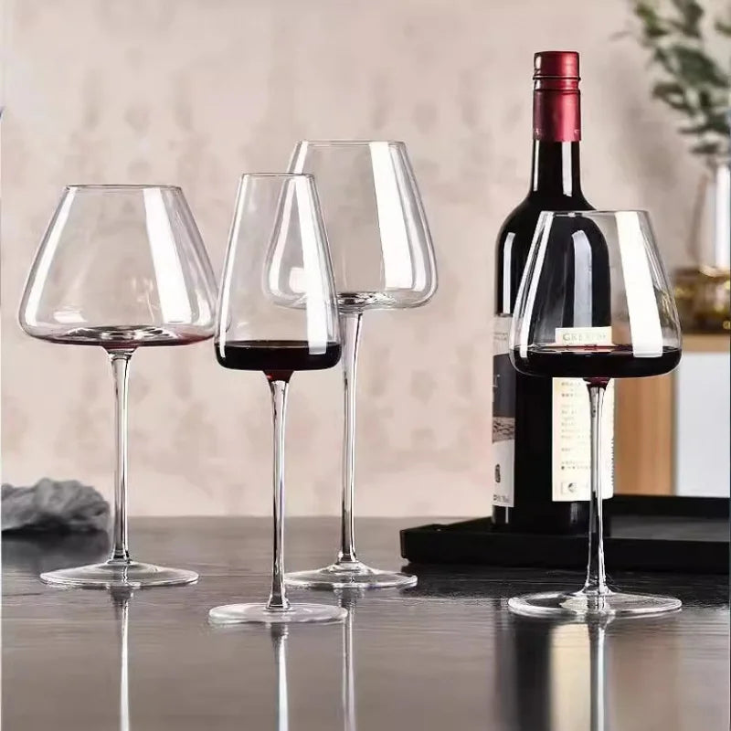 Simple light luxury transparent burgundy red wine glass